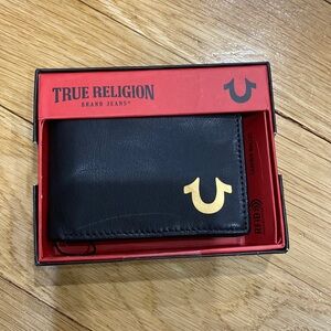 True Religion Bifold Black Horseshoe Gold Logo Genuine Leather Men Wallet